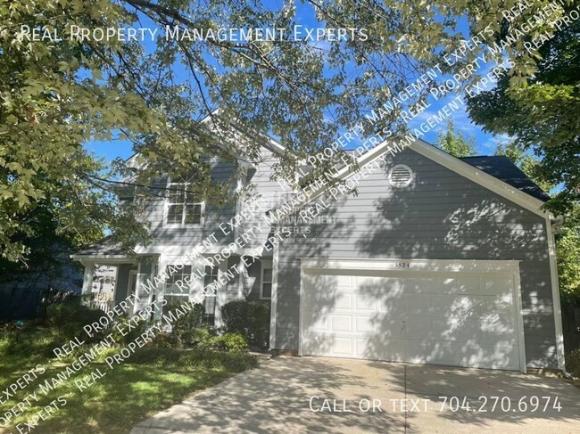 Building Photo - 4BR 2.5BA Home in Charlotte!