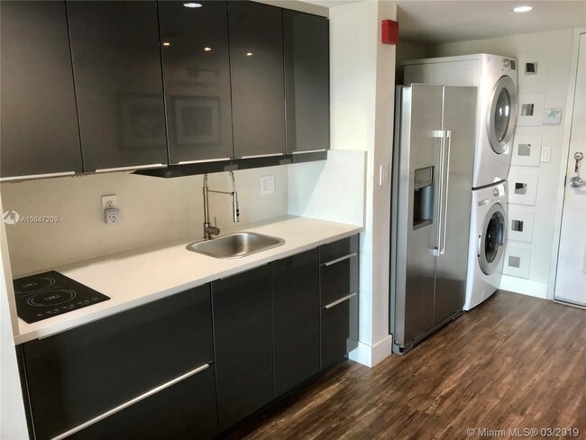Foto del edificio - 5735 SW 72nd St