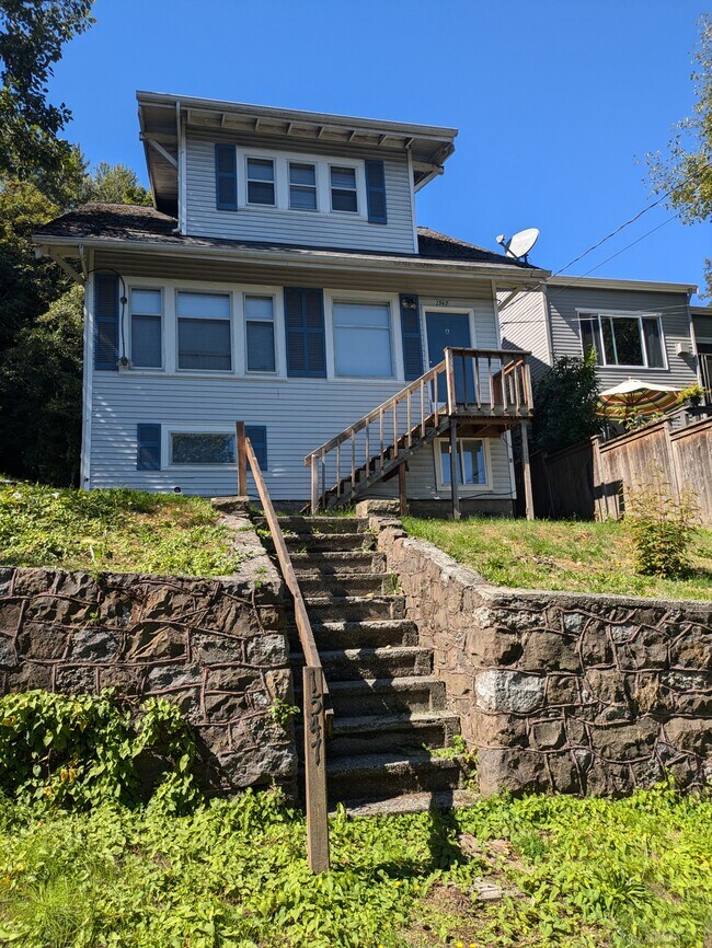 Photo - 1547 Sturgus Ave S House