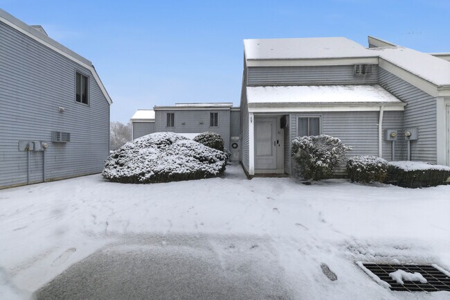 Foto del edificio - 60 Cinnamon Spring