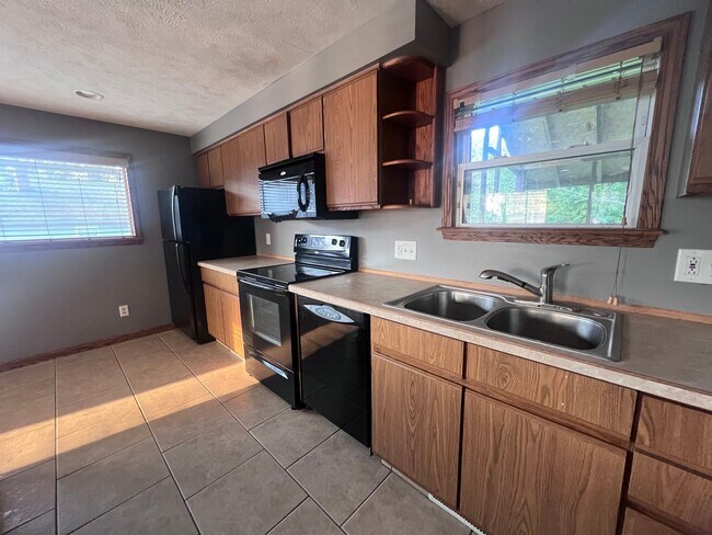 Foto del edificio - Adorable 2 bedroom home in the Silver Lake...