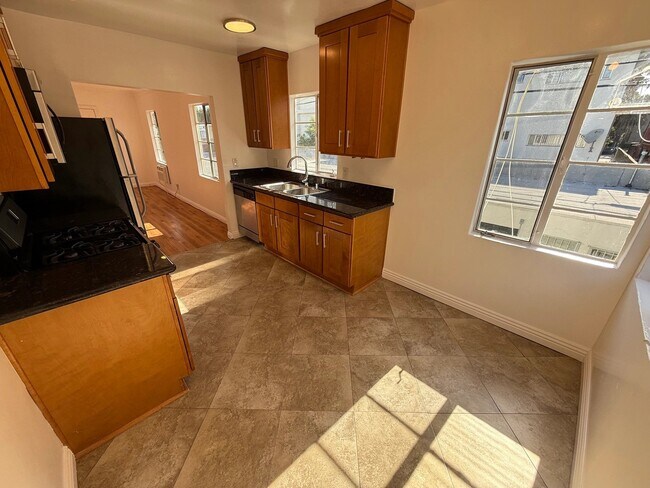 Foto del edificio - 1811 Garfield Pl