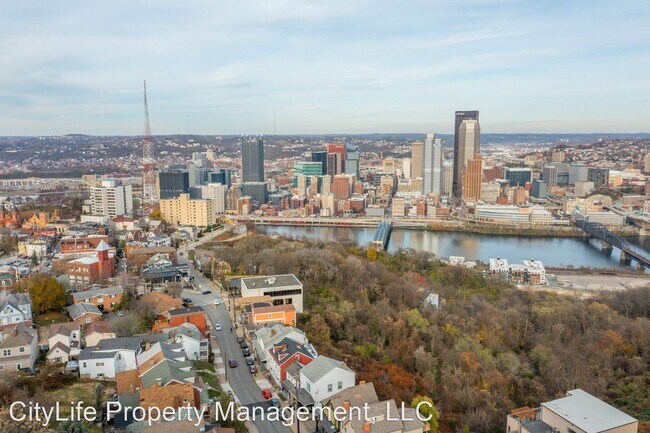 Foto del edificio - 4 br, 2 bath House - 98 Wyoming Street