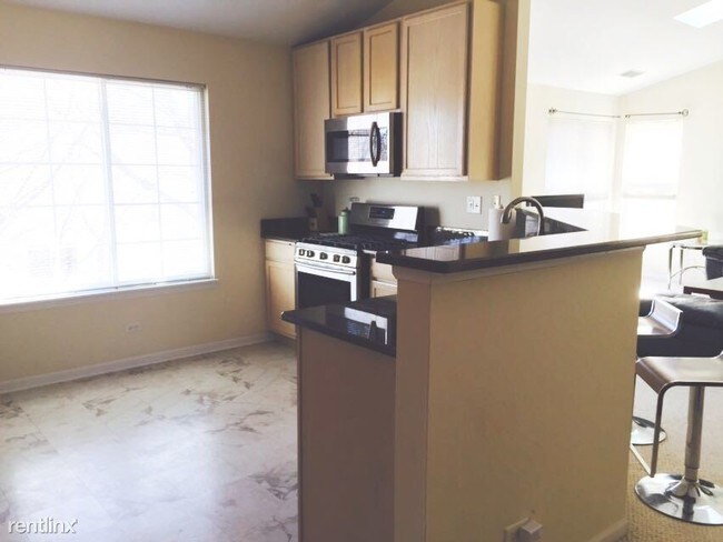 Foto del edificio - 3 br, 2 bath Townhome - 2451 Madiera Lane