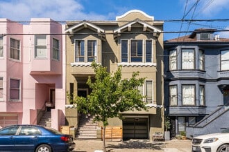 Building Photo - 559 5th Ave