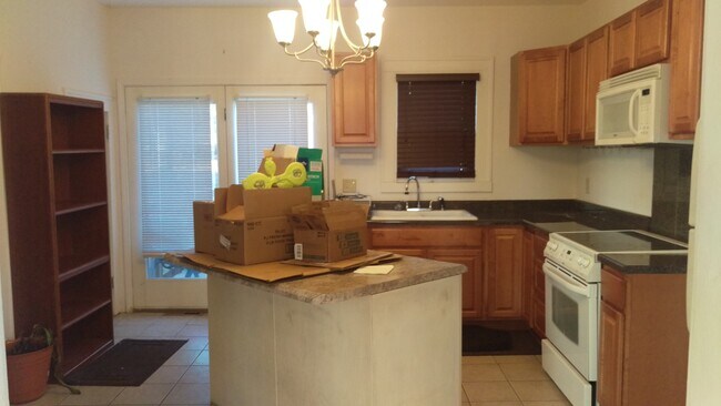 Building Photo - 1409 Sheridan St