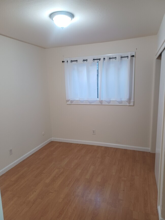 Dormitorio - 944 Virginia St