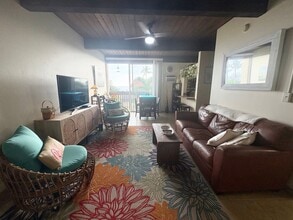 Building Photo - 75-5873-5873 Walua Rd