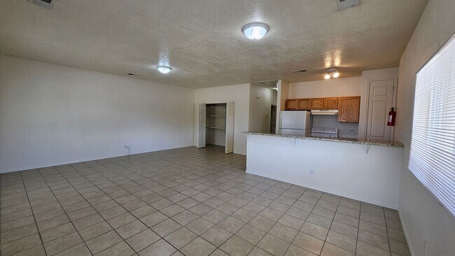 Foto del edificio - 5401 Marble Ave
