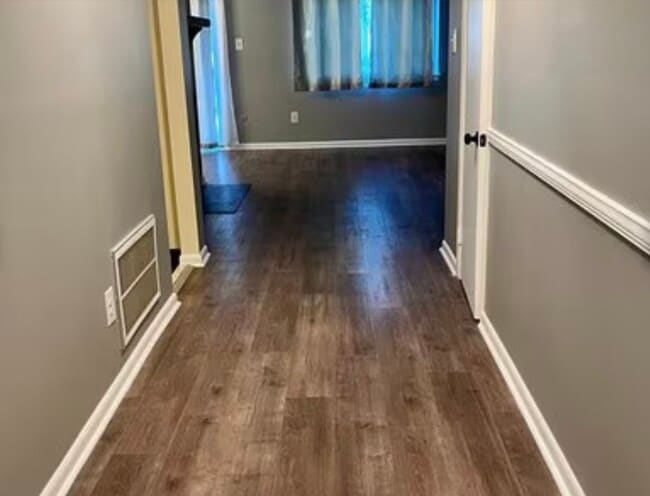 Building Photo - 306A Kelly Cv