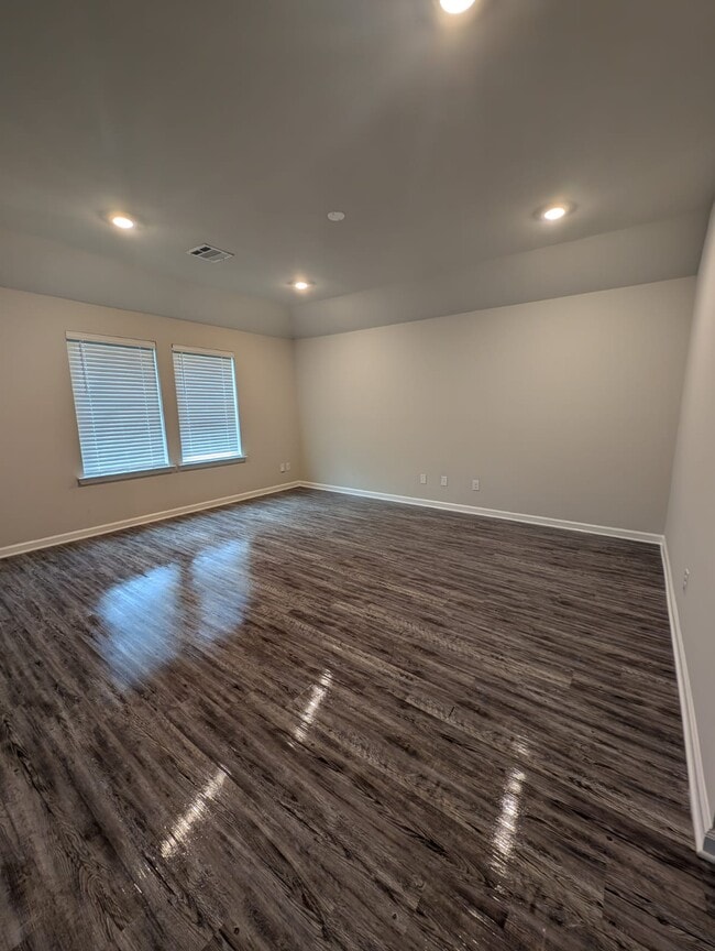 Foto del edificio - 13213 Fowler Dr