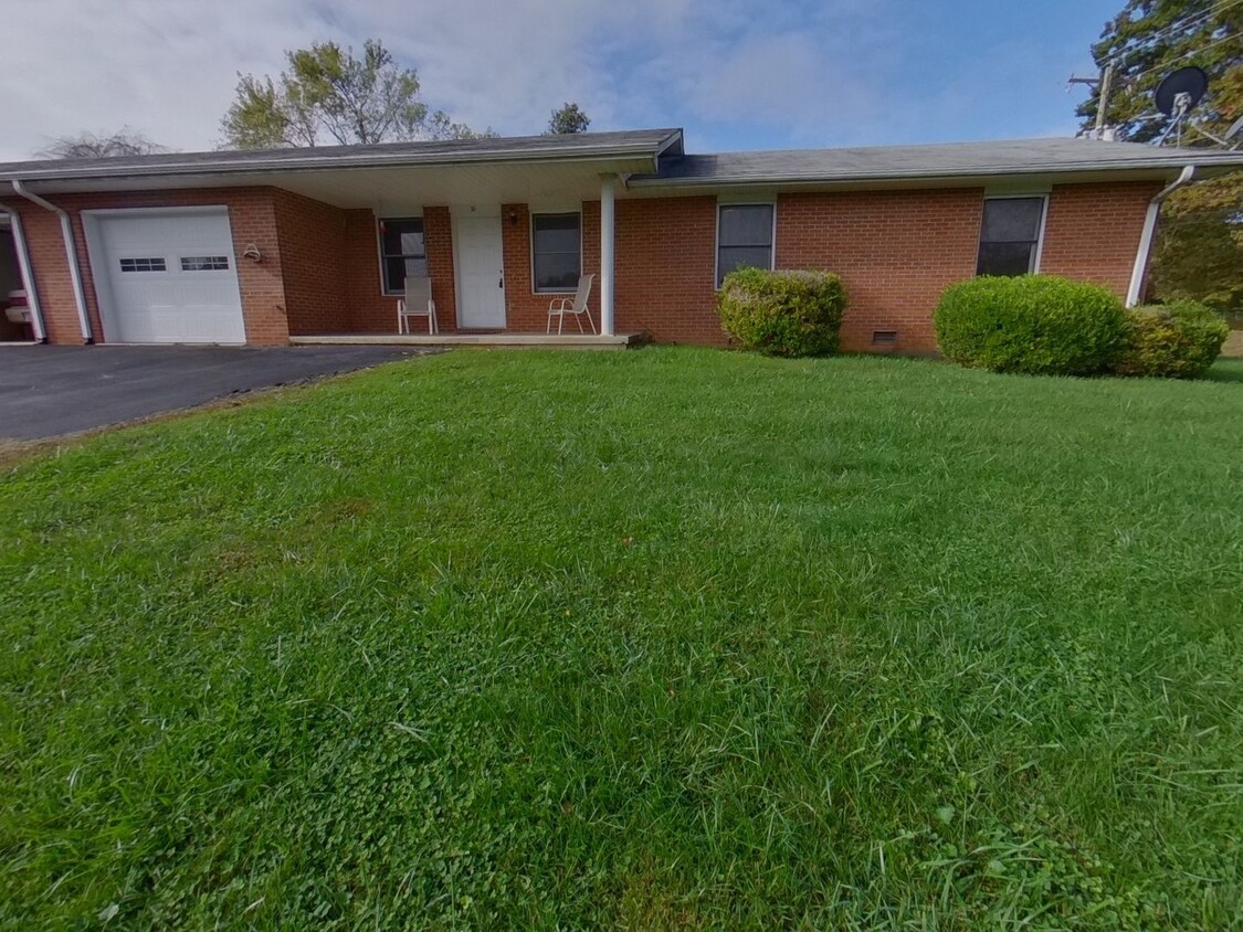 1,590 Sqft Apt w/ 1 Car Garage - 3 Bed / ... - 1,590 Sqft Apt w/ 1 Car Garage  - 3 Bed / ...