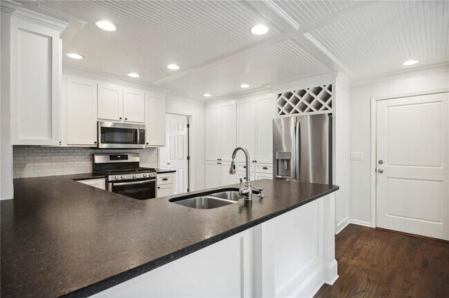 Foto del edificio - 4009 Dover Ave