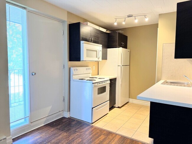 Photo du bâtiment - 6588 Thornberry Crescent