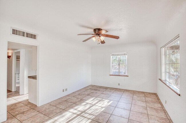 Foto del edificio - 1304 E Linden St