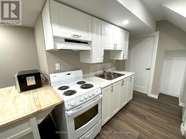 Building Photo - 4640 Doug Wright Dr