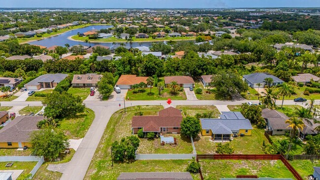 Foto del edificio - 9084 Caloosa Rd