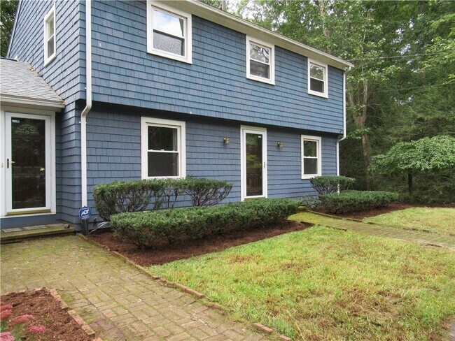 Building Photo - 175 Chestnut Dr