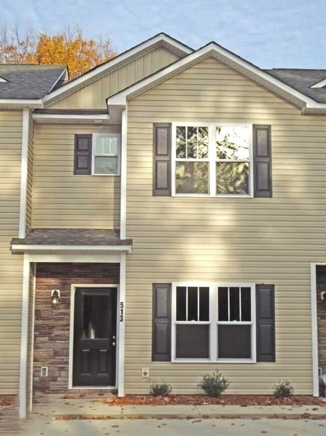 Building Photo - 513 N Green St