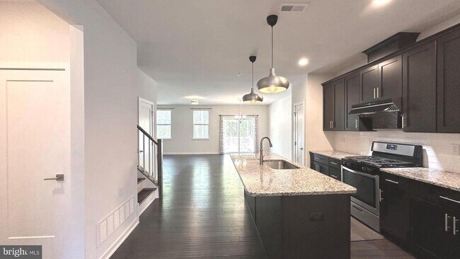 Building Photo - 229 Wynstone Ct