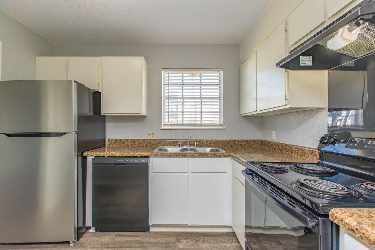 2415 West Apartments in Albany, GA