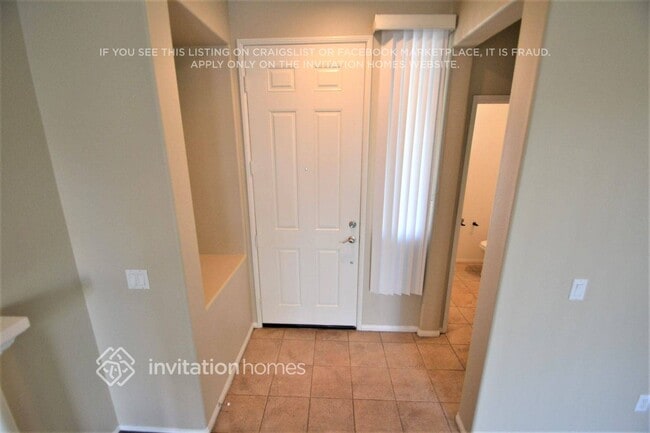 Building Photo - 1052 E Agate Ct
