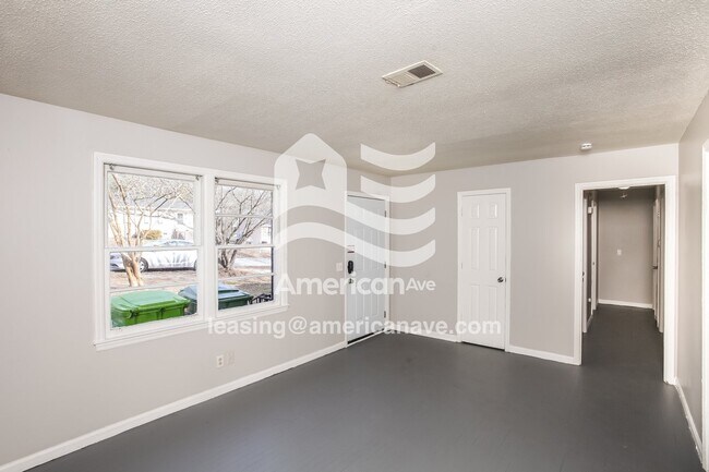 Foto del edificio - 117 Westbridge Rd