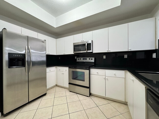 Building Photo - 8886 W Flagler St