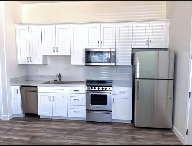 Cocina completa - 8014 Shadow Hill Dr