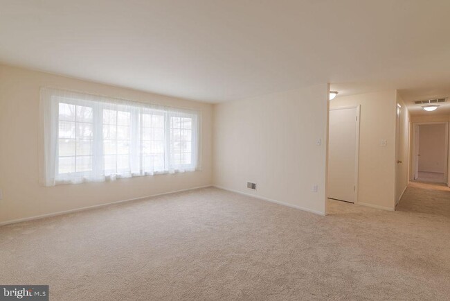 Building Photo - 3301 Pinefield Ln