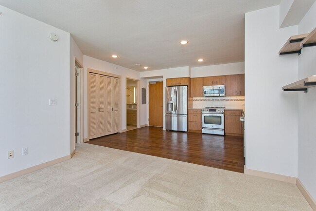 Foto del edificio - Available May 1st, One Bedroom One Bath Condo in Kakaako