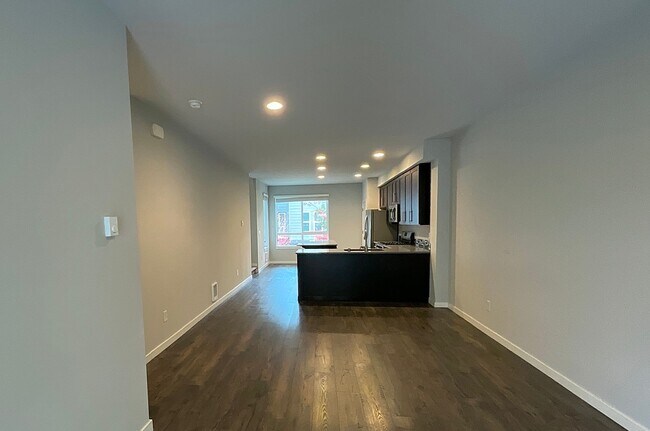 Foto del edificio - Beautiful 2-Bedroom Townhome in Arcadia Te...