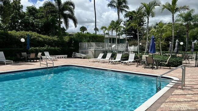Foto del edificio - 2440 SW 22nd Ave