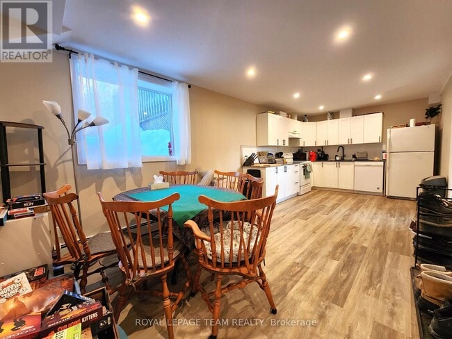 Building Photo - 50 Fringewood Dr