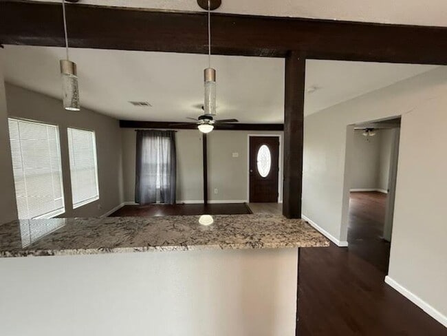 Building Photo - Charming 2-Bed, 1-Bath Home in the Heart of Waco!