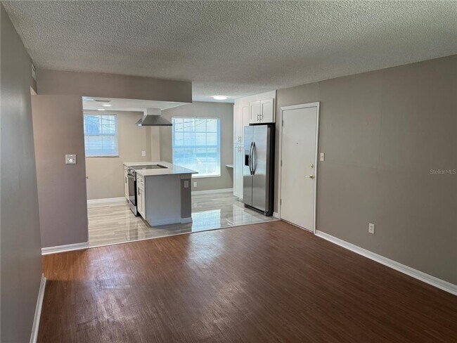 Foto del edificio - 726 Edgewater Dr