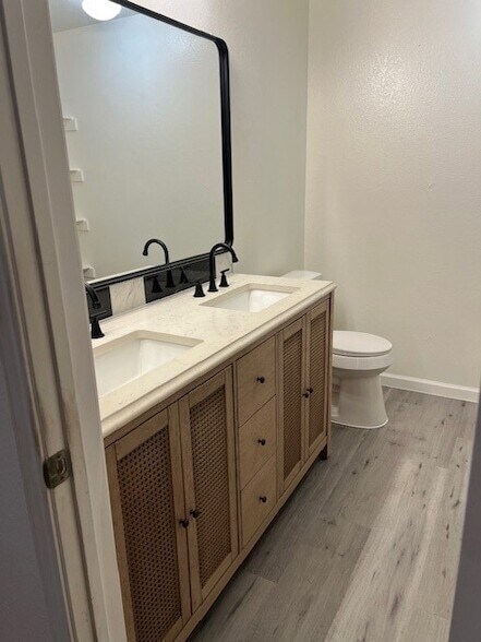 Foto del edificio - 8112 Autumn Creek Trail