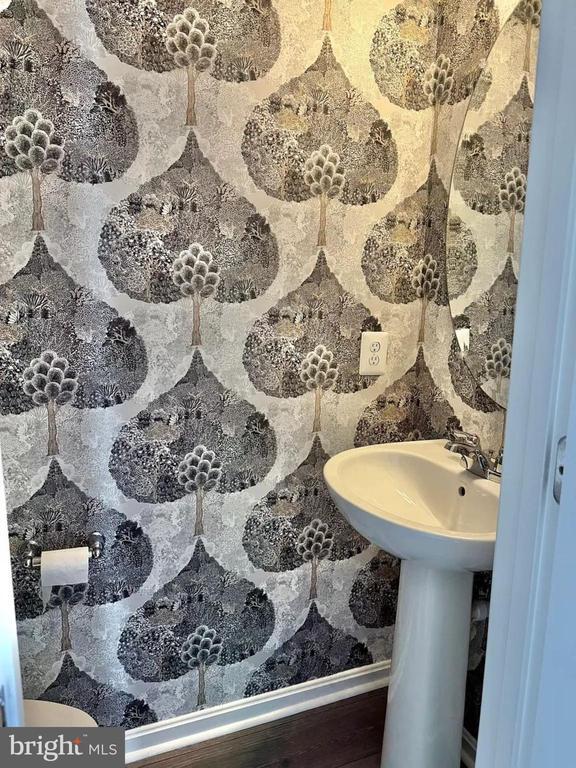 Building Photo - 2484 Westwind Blvd