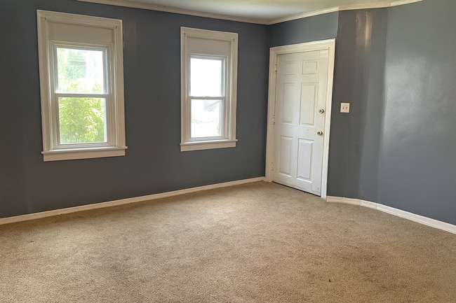 Building Photo - Northside Syracuse Duplex – Spacious Units...