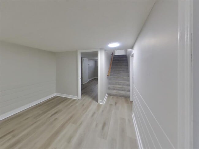 Foto del edificio - 741 68th Ave NE