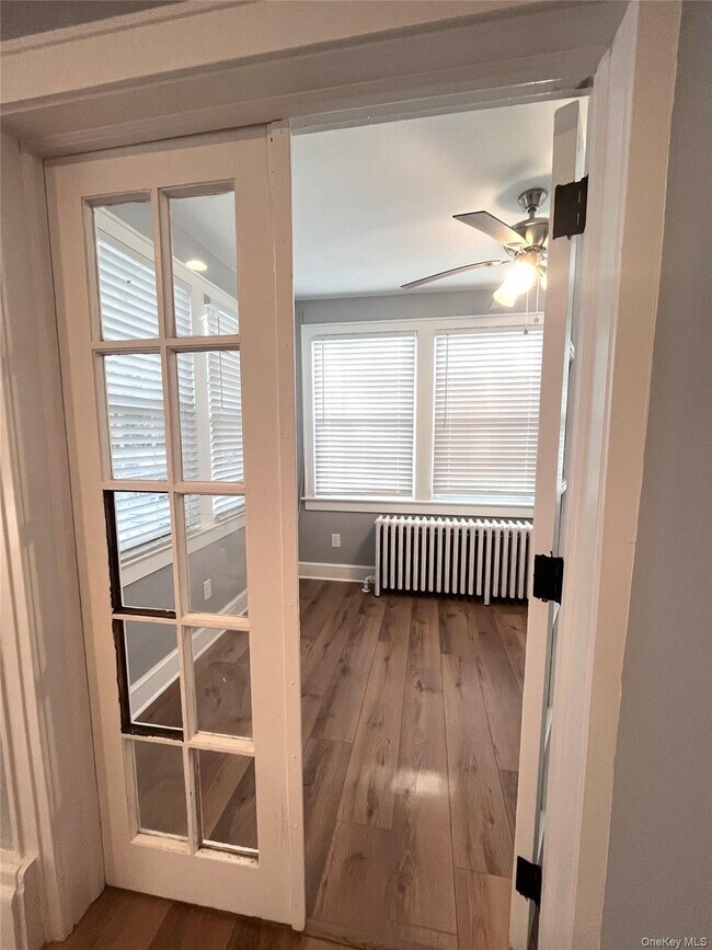 Foto del edificio - 24 Arnold Ave