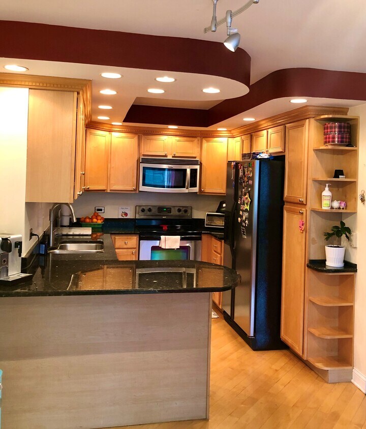Kitchen - 211 E Ohio St