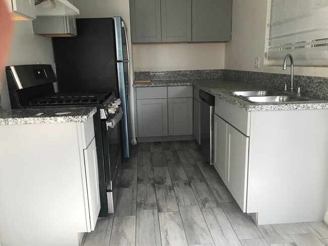 Building Photo - 1231 Isleton Pl