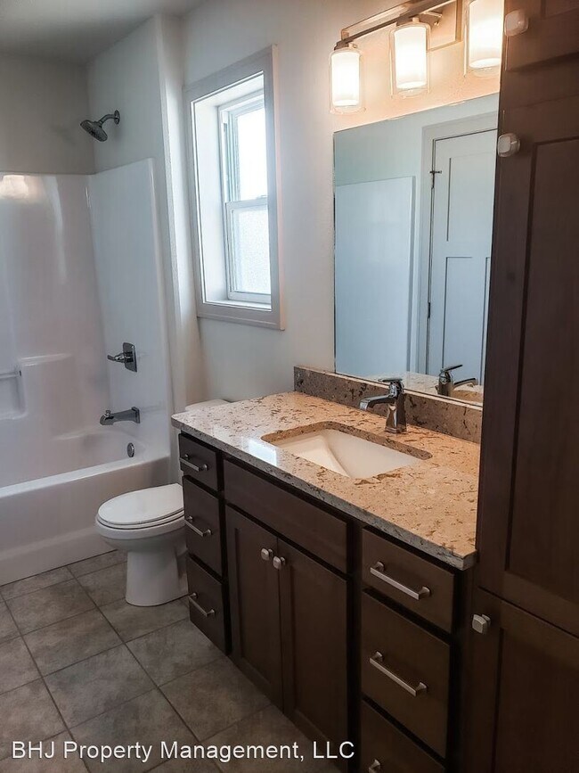 Foto del edificio - 3 br, 2 bath House - 2011 Skyview West