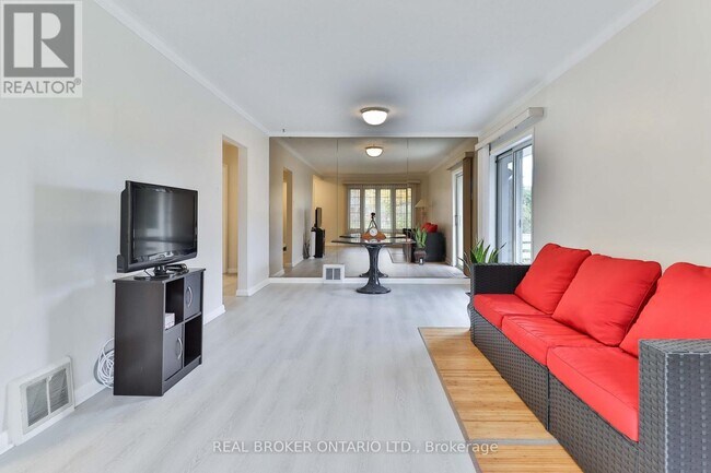 Photo du bâtiment - 32 Christina Crescent