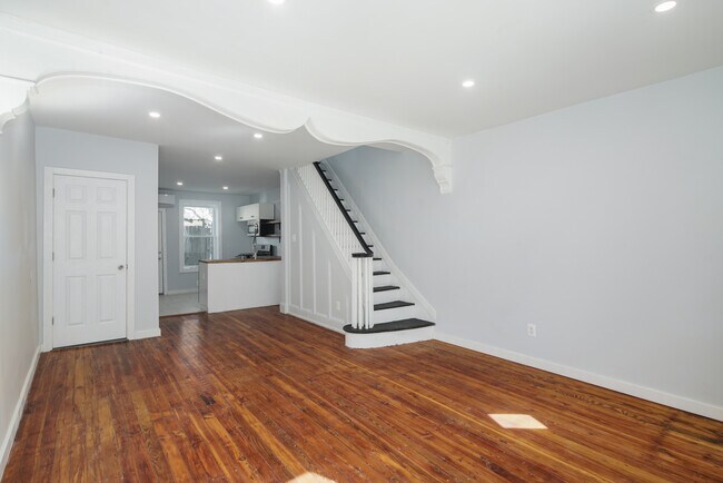 Building Photo - 2227 Sigel St
