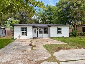 Building Photo - 317 San Jacinto St