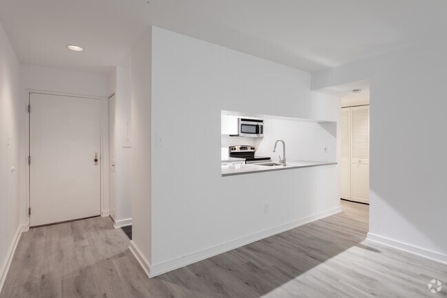 1 HAB, 1 BA - 660 ft² - 601 24th St