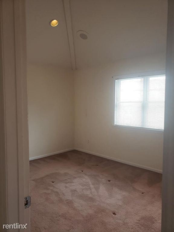 Building Photo - 468 West St