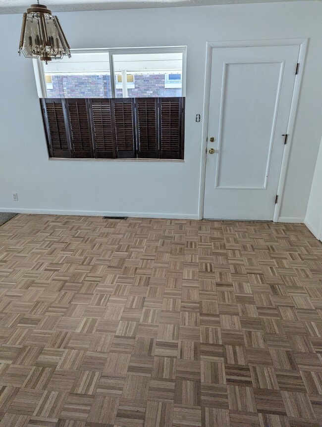 Building Photo - 129 N 100 W